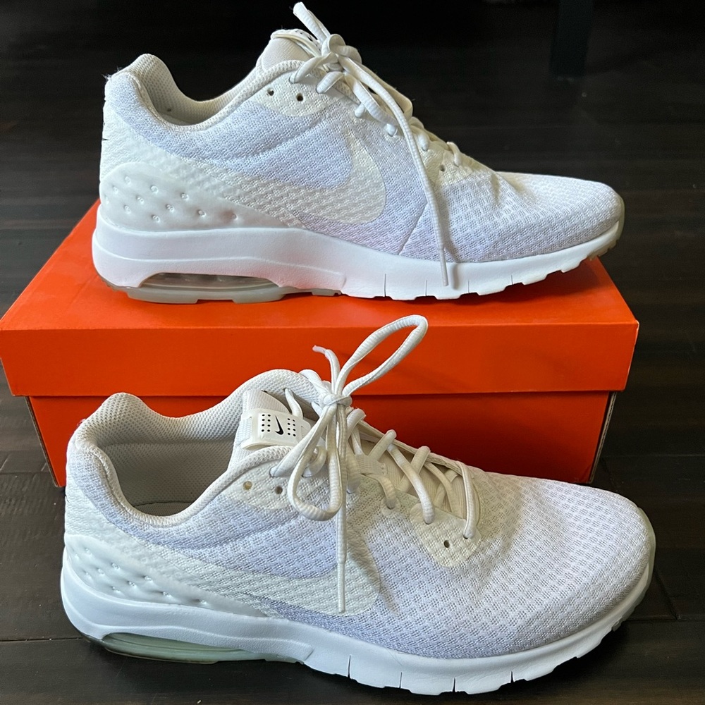 Nike Air Max Motion Triple White Size 10